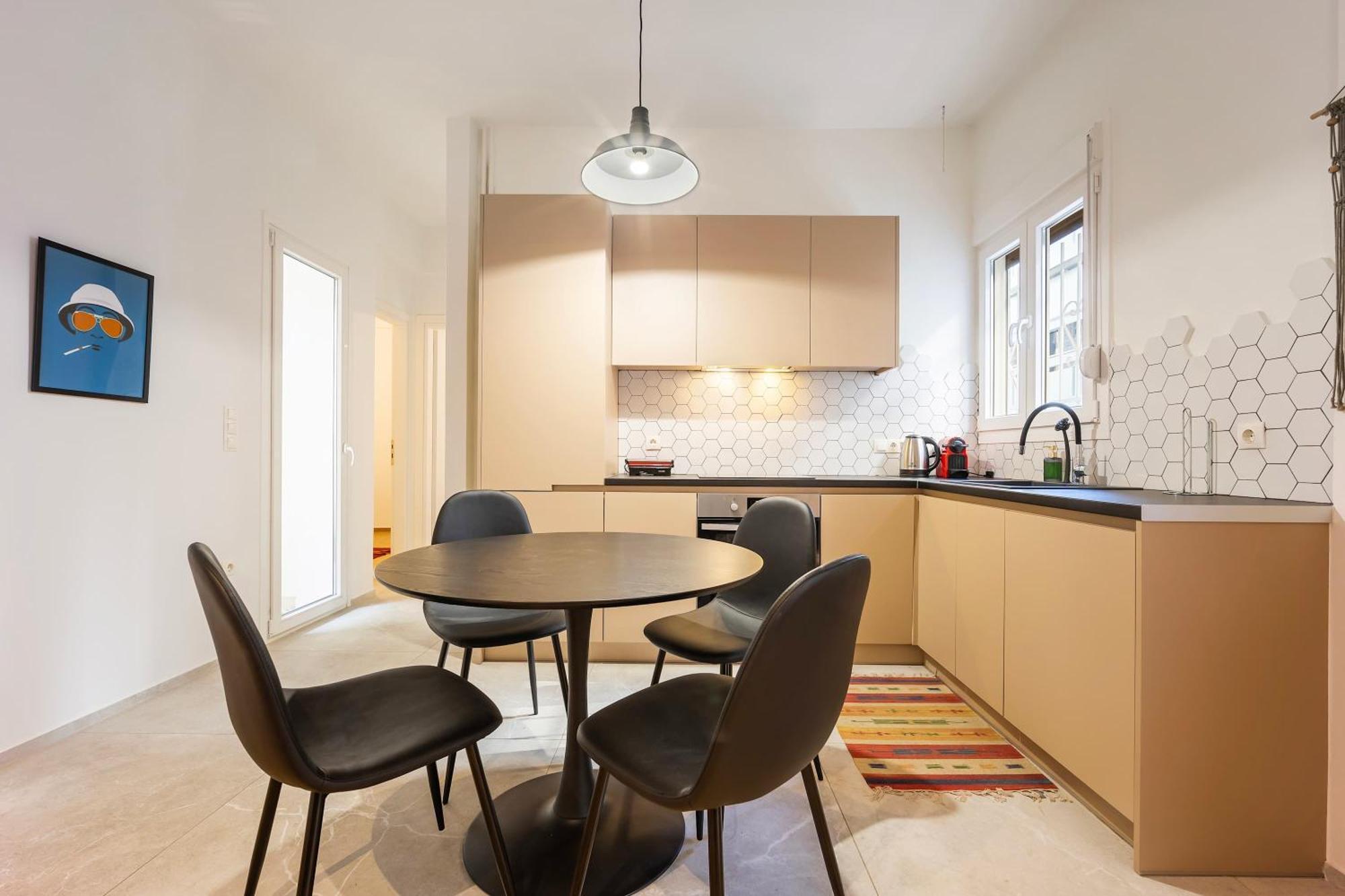 O&o Group - Eclectic Chic Thissio Apartment